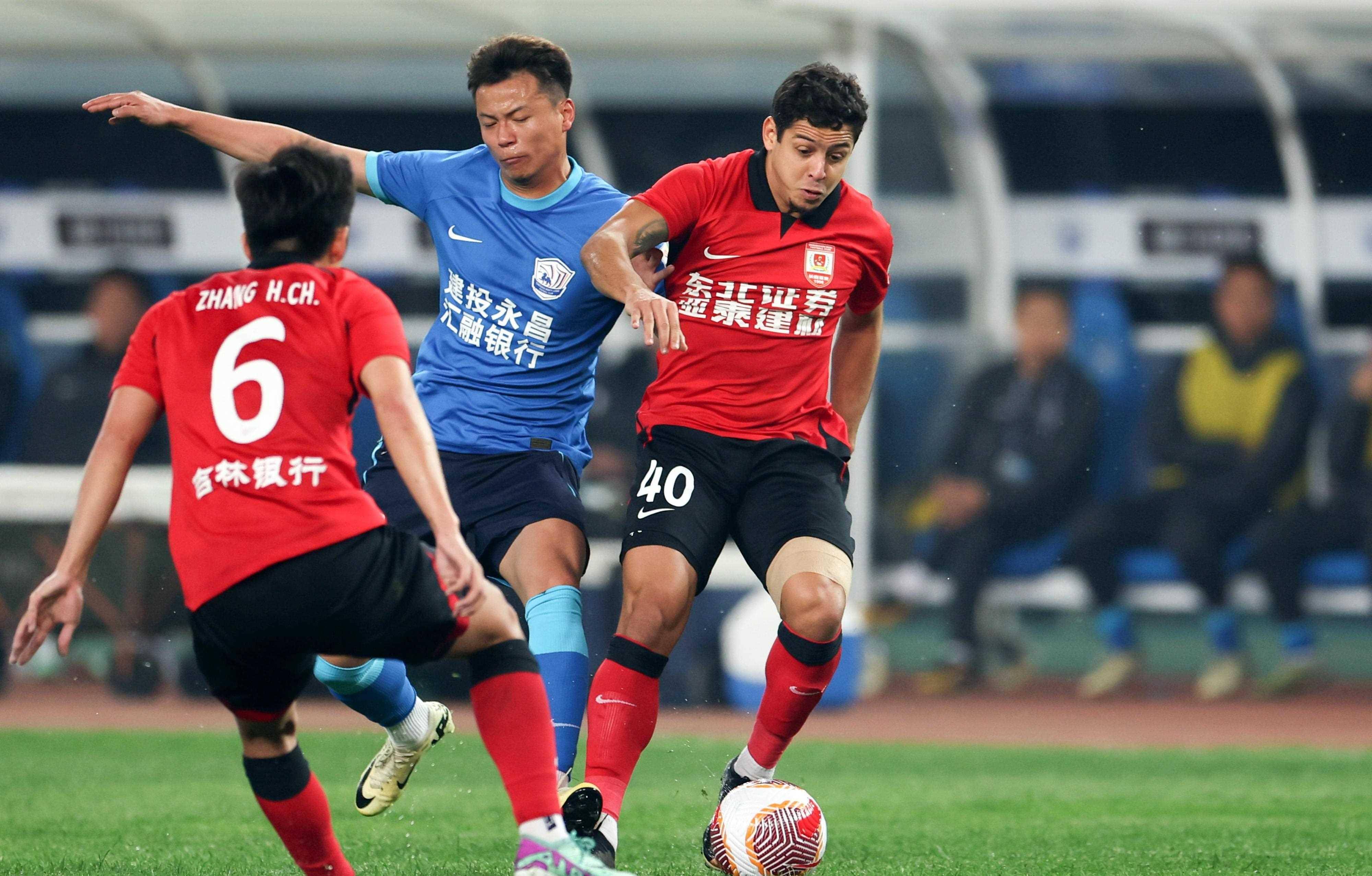河北中国泰主场不敌长春亚泰，遭遇连败