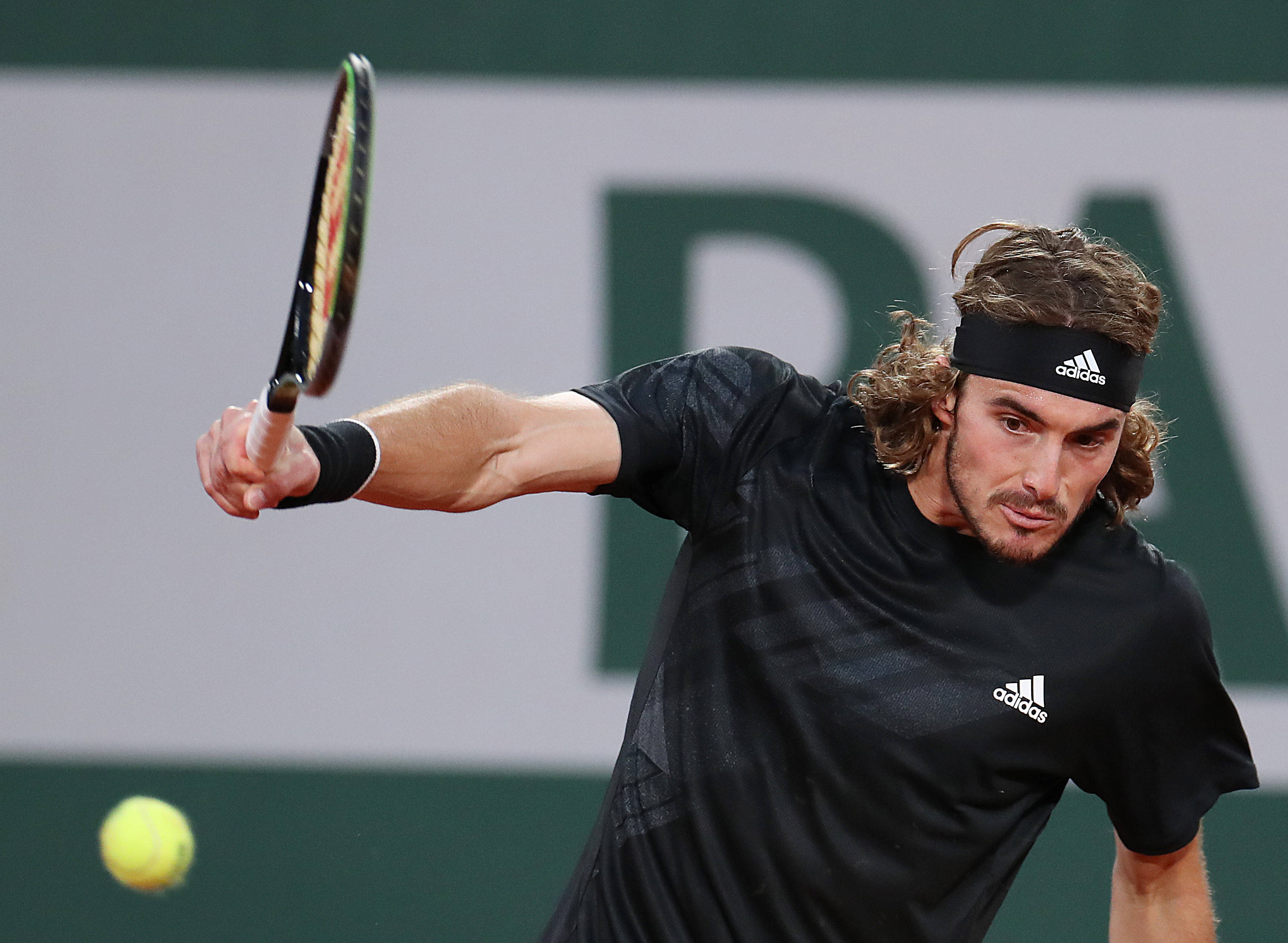 关于美国网球队险胜澳大利亚网球队,西西帕斯绝境逆转的信息 关于美国网球队险胜澳大利亚网球队,西西帕斯绝境逆转的信息