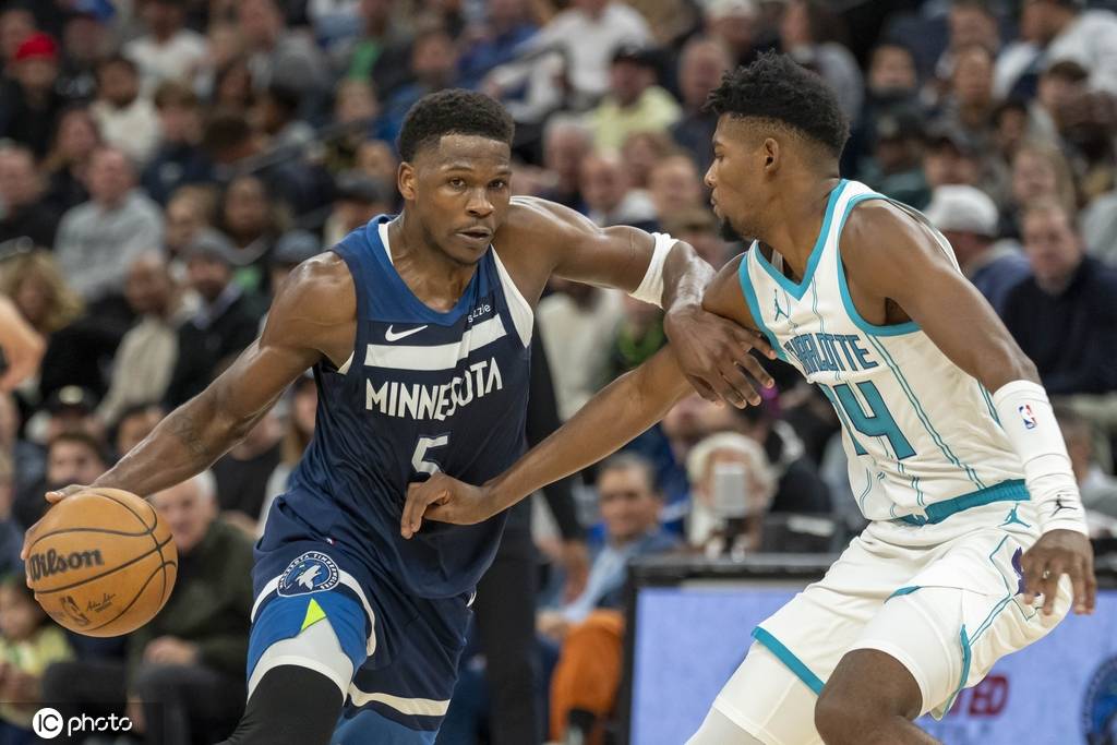 鹈鹕绝杀雄鹿B队，艾顿统治全场的简单介绍