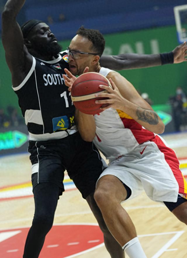 关于巴黎鏖战勒沃库森，莫德里奇三分雨点燃全场的信息