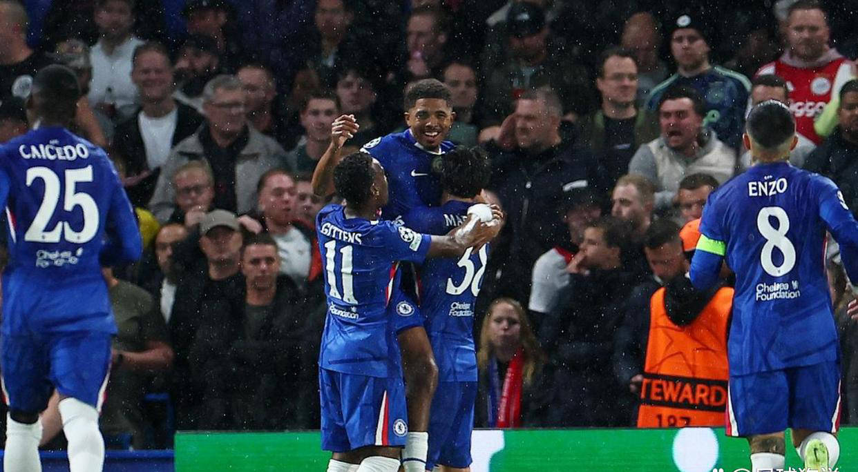 阿贾克斯战平切尔西，双方互有胜负