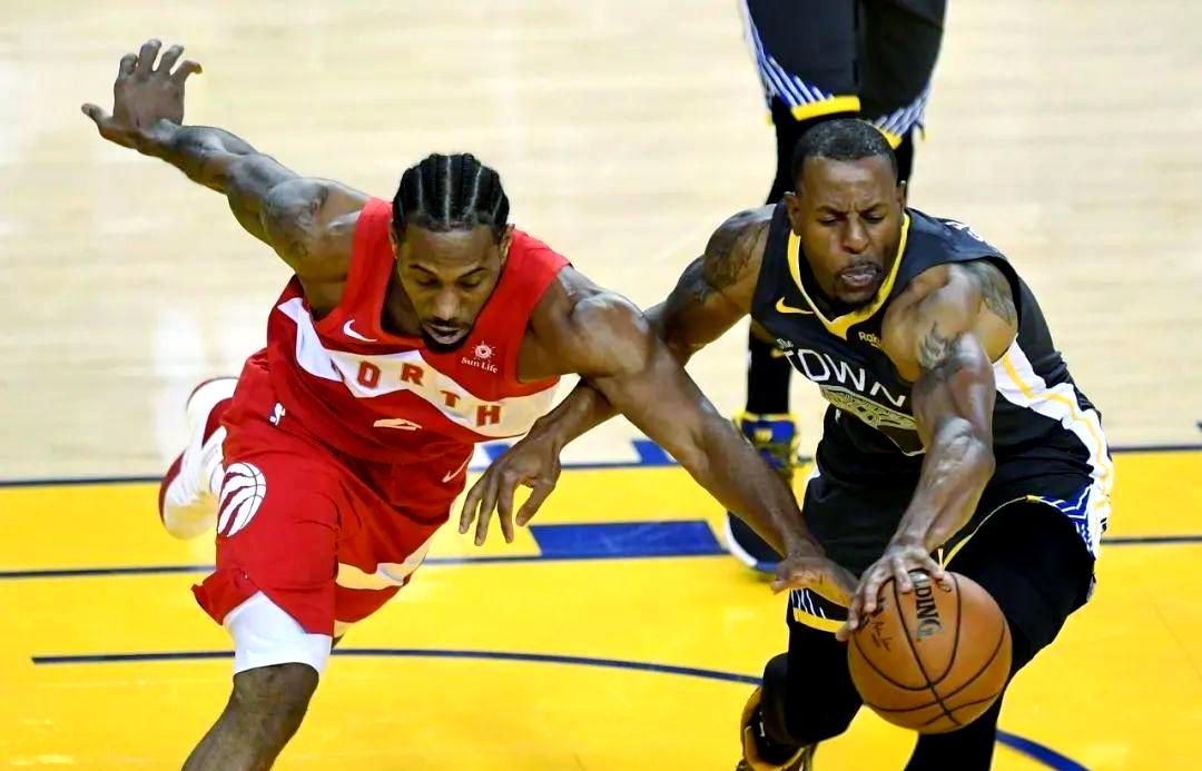 勇士客场惨败猛龙，球队士气受挫状态不佳的简单介绍