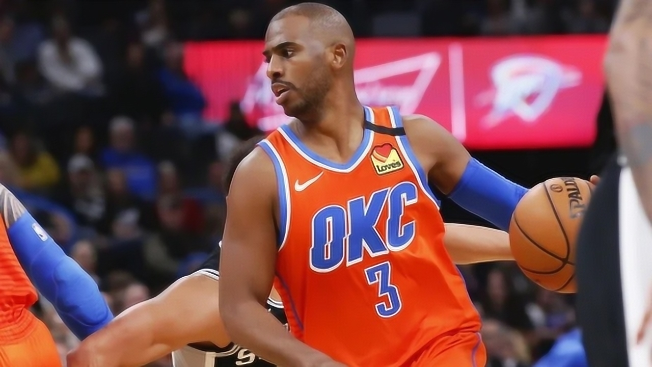 马格大场上尽展技巧，传球横飞犹如流水