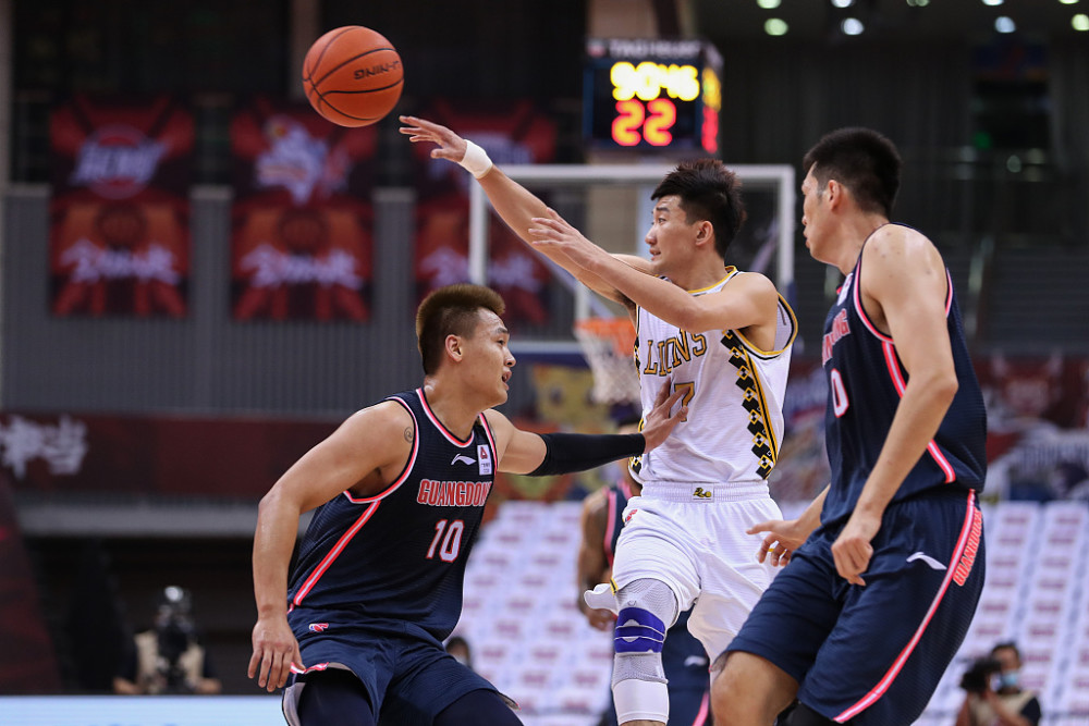 卫冕冠军苦战争取连胜，势不可挡的简单介绍