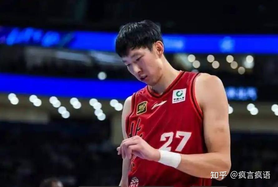 辽宁男篮队员拼搏奋进，展现团队价值的简单介绍