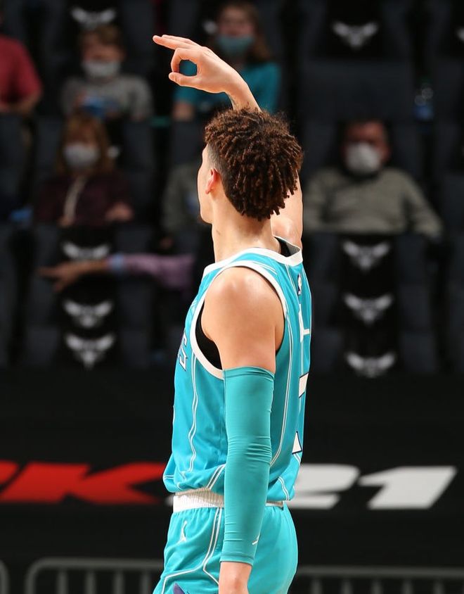 猛龙新秀崭露头角，为球队赢得关键胜利的简单介绍