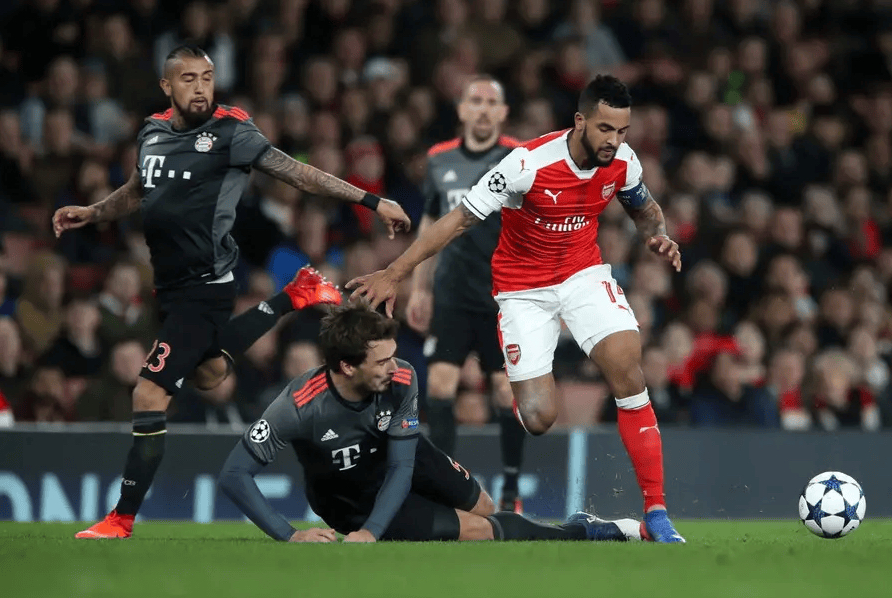 关于欧洲冠军联赛半决赛激烈角逐，强强对话的信息