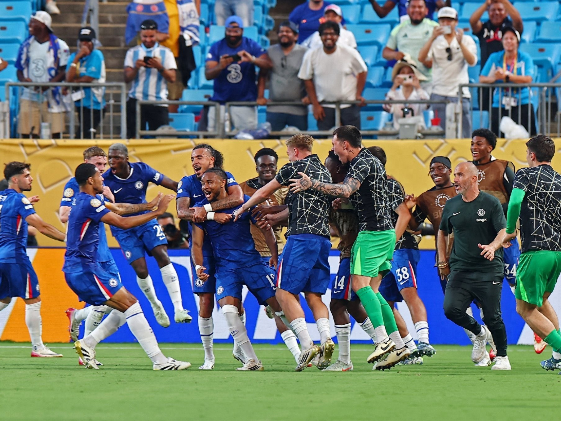 非洲足坛对决：塞内加尔队晋级