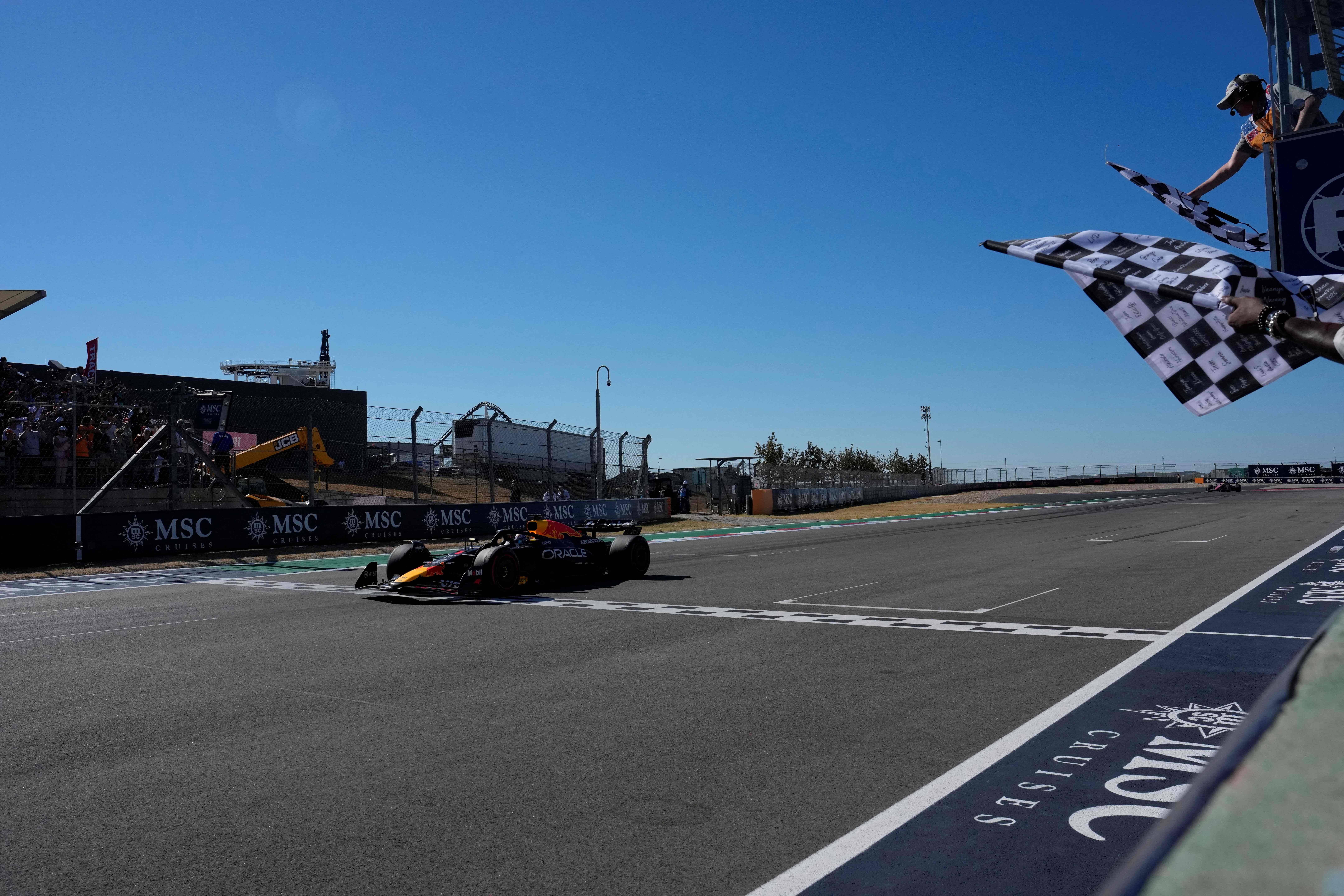 迈凯伦翻盘红牛二队，维斯塔潘点燃赛场的简单介绍