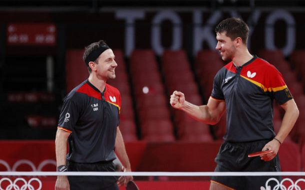 包含奥地利乒乓球队鏖战日本乒乓球队，波尔三分雨点燃全场的词条