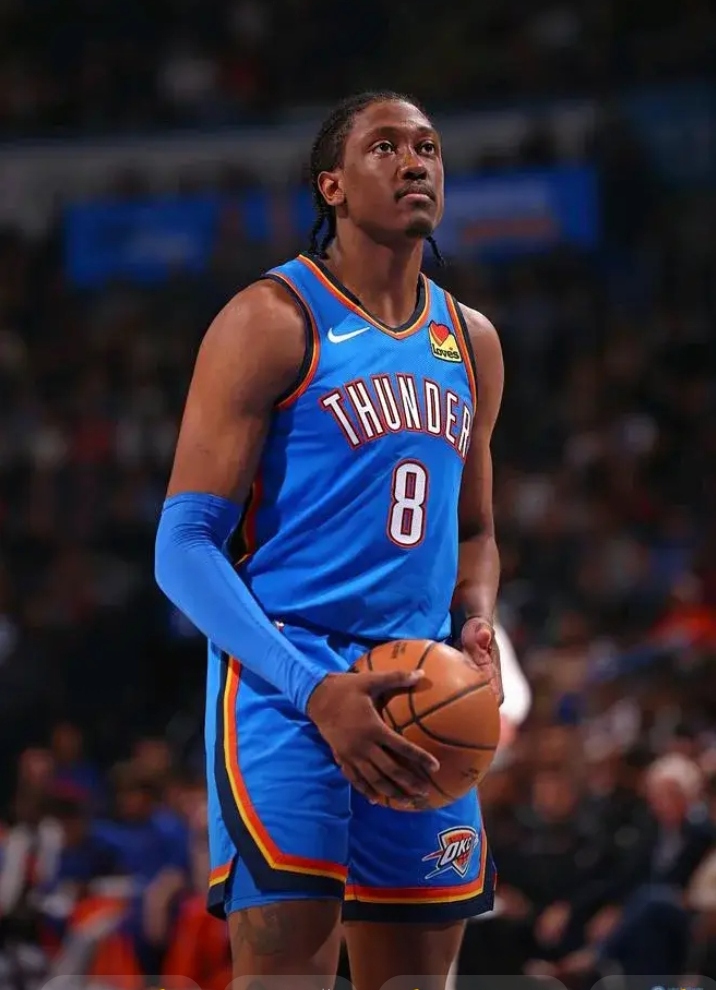 关于雷霆碾压雄鹿B队，乔治·希尔关键制胜的信息