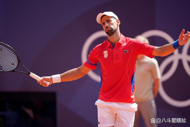 关于西班牙网球队横扫世界网球队，德约科维奇高光表现的信息