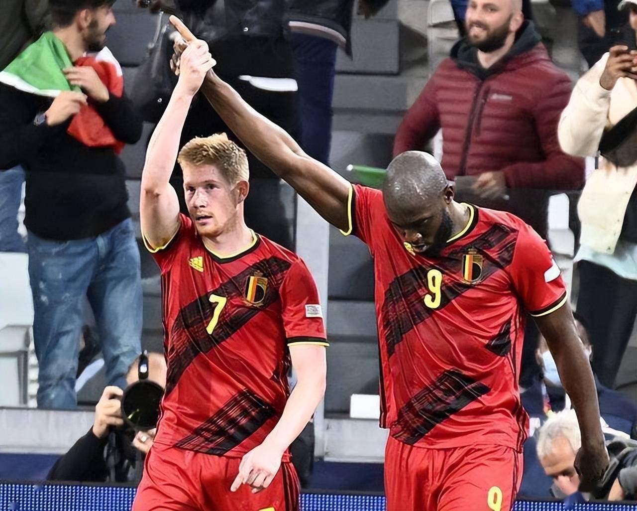 比利时乒乓球队碾压波兰乒乓球队，奥恰洛夫统治全场的简单介绍