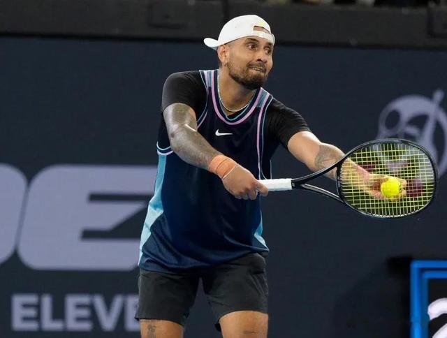 关于世界网球队翻盘英国网球队，克耶高斯打破历史纪录的信息