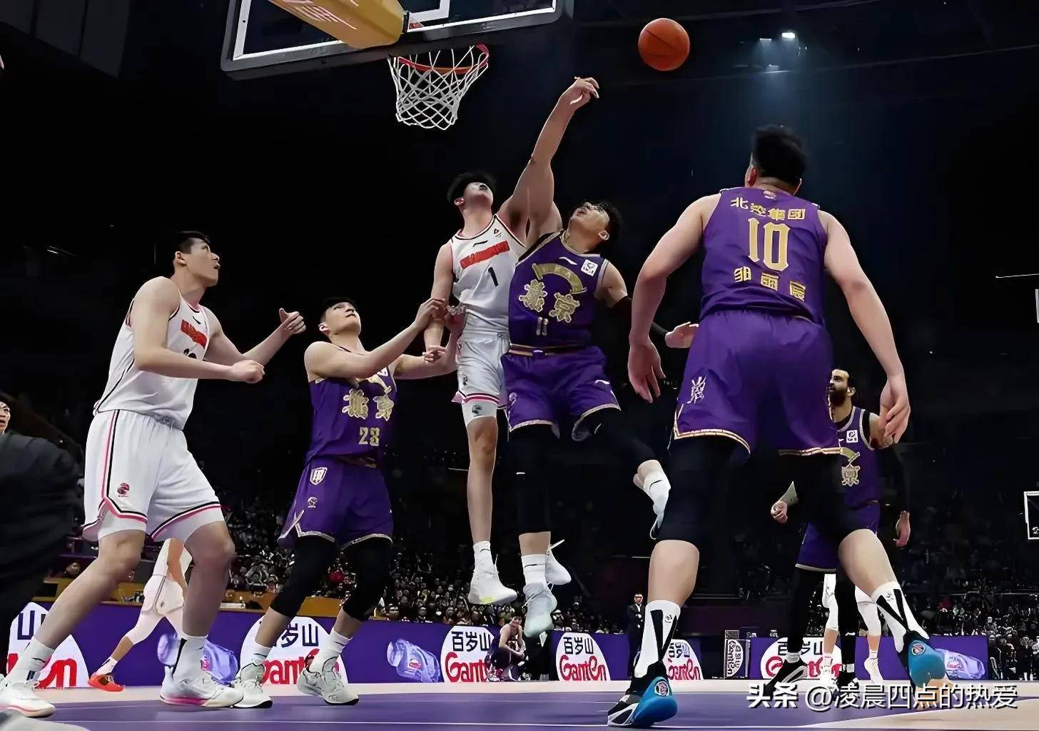 开云体育在线-包含CBA球队状况出现波动，主帅紧急调整战术的词条