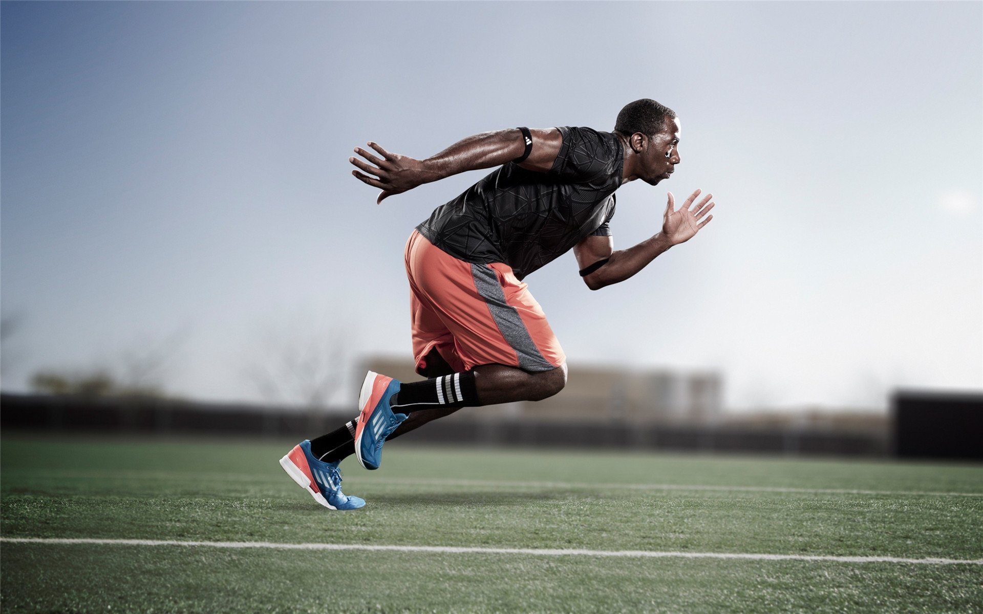 篮球次元壁破裂之夜，广州队碾压马刺，杜兰特跨界惊艳四座